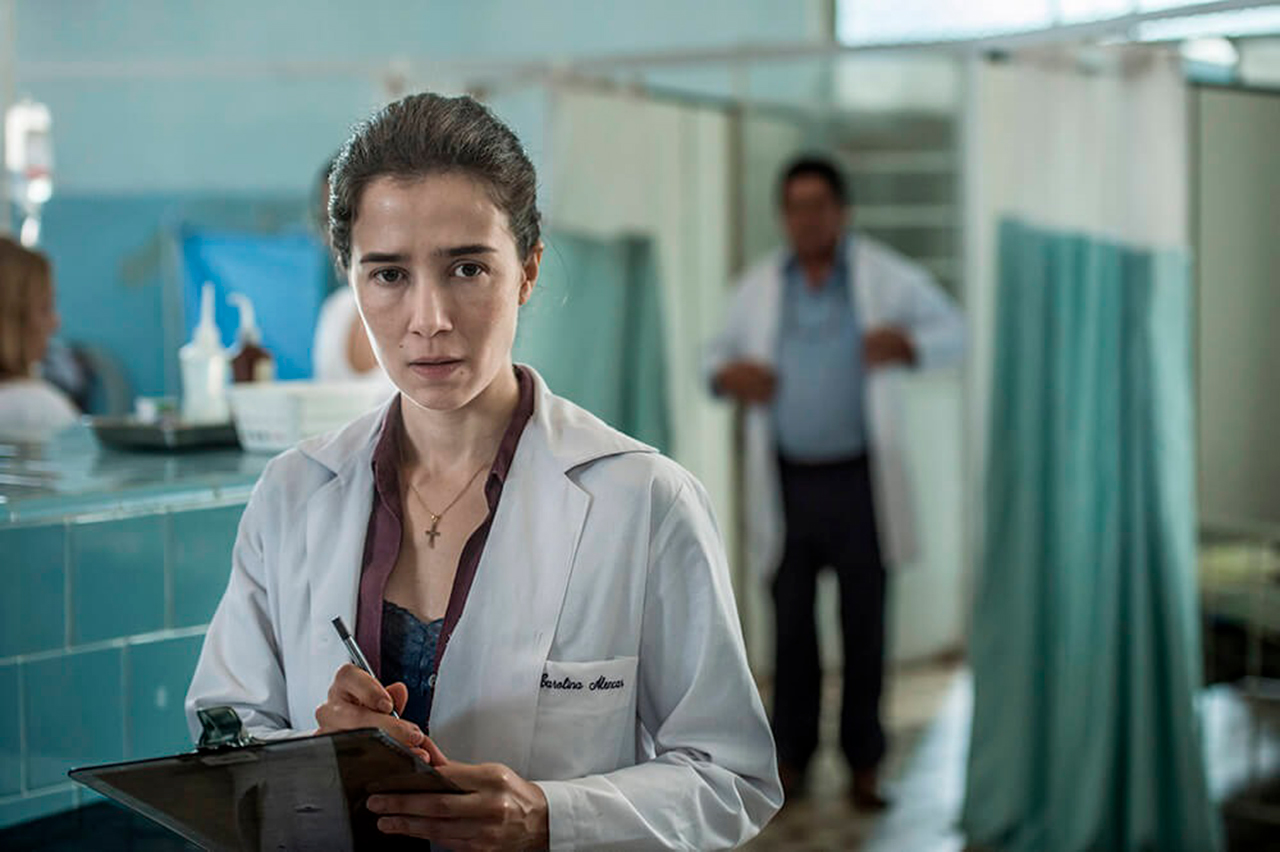 Dia do Trabalho: Confira uma seleção de séries sobre trabalho 5 Marjorie Estiano como Dra. Carolina em Sob Pressão