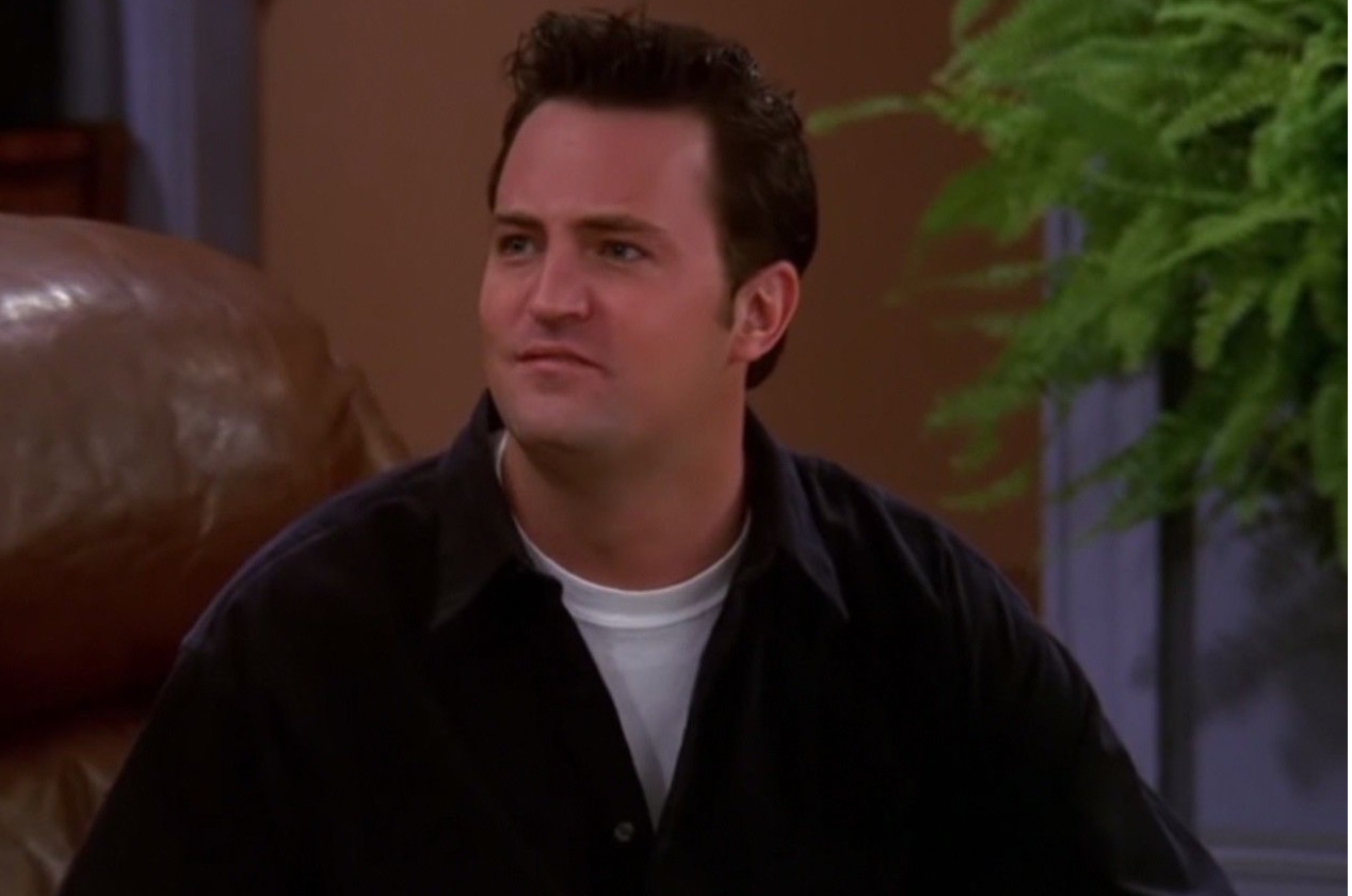 Jennifer Aniston diz que elenco de Friends já estava de luto por Matthew Perry antes de sua morte 1 Matthew Perry em cena de Friends