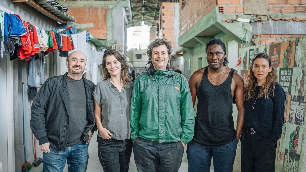 O Personagem: Drama sobre imigração começa a ser filmado em São Paulo 1 André Novis, Nathalia Dill, Fábio Mendonça, Diderot Senat e Diane Maia (Divulgação / Elisa Mendes)
