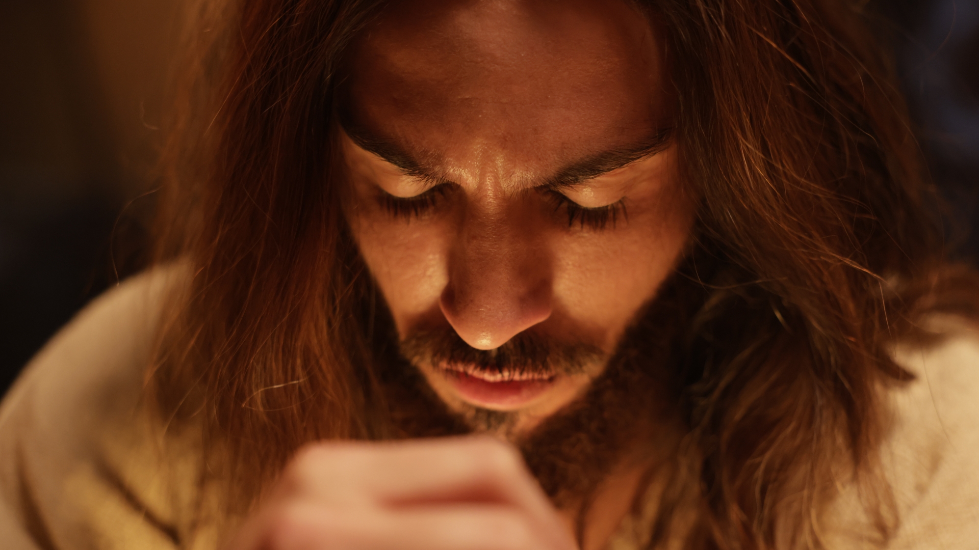 Por que A Última Ceia chama mais atenção do que outros filmes bíblicos? 1 Jamie Ward com Jesus Cristo em A Última Ceia (Reprodução / Imagem Filmes)