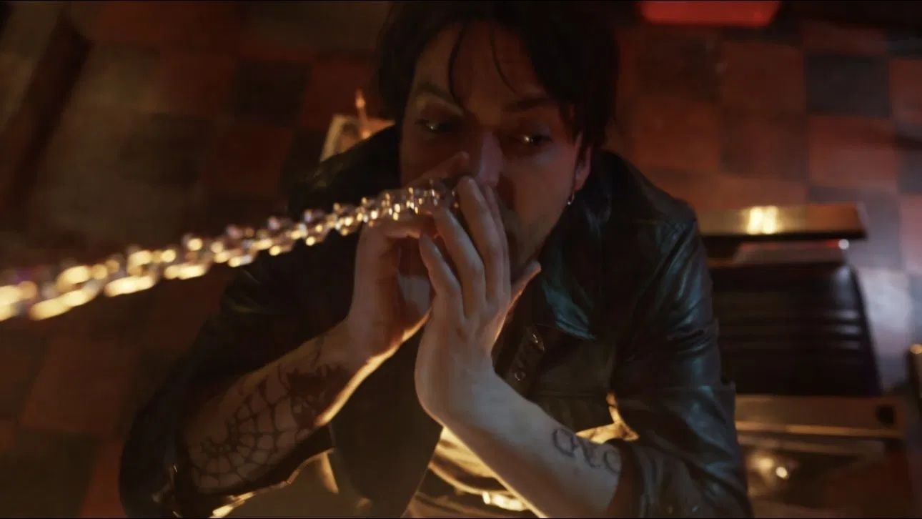 Premonição 7 vai acontecer? Confira tudo o que se sabe 2 Richard Harmon como Erik em Premonição 6: Laços de Sangue (Reprodução / Warner Bros.)